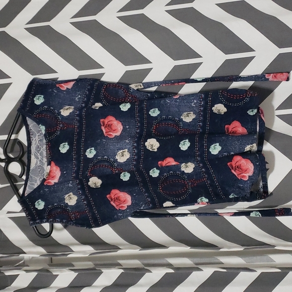 Top - Picture 1 of 2